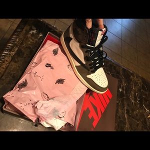 Jordan 1s “Travis Scott” SIZE 9!